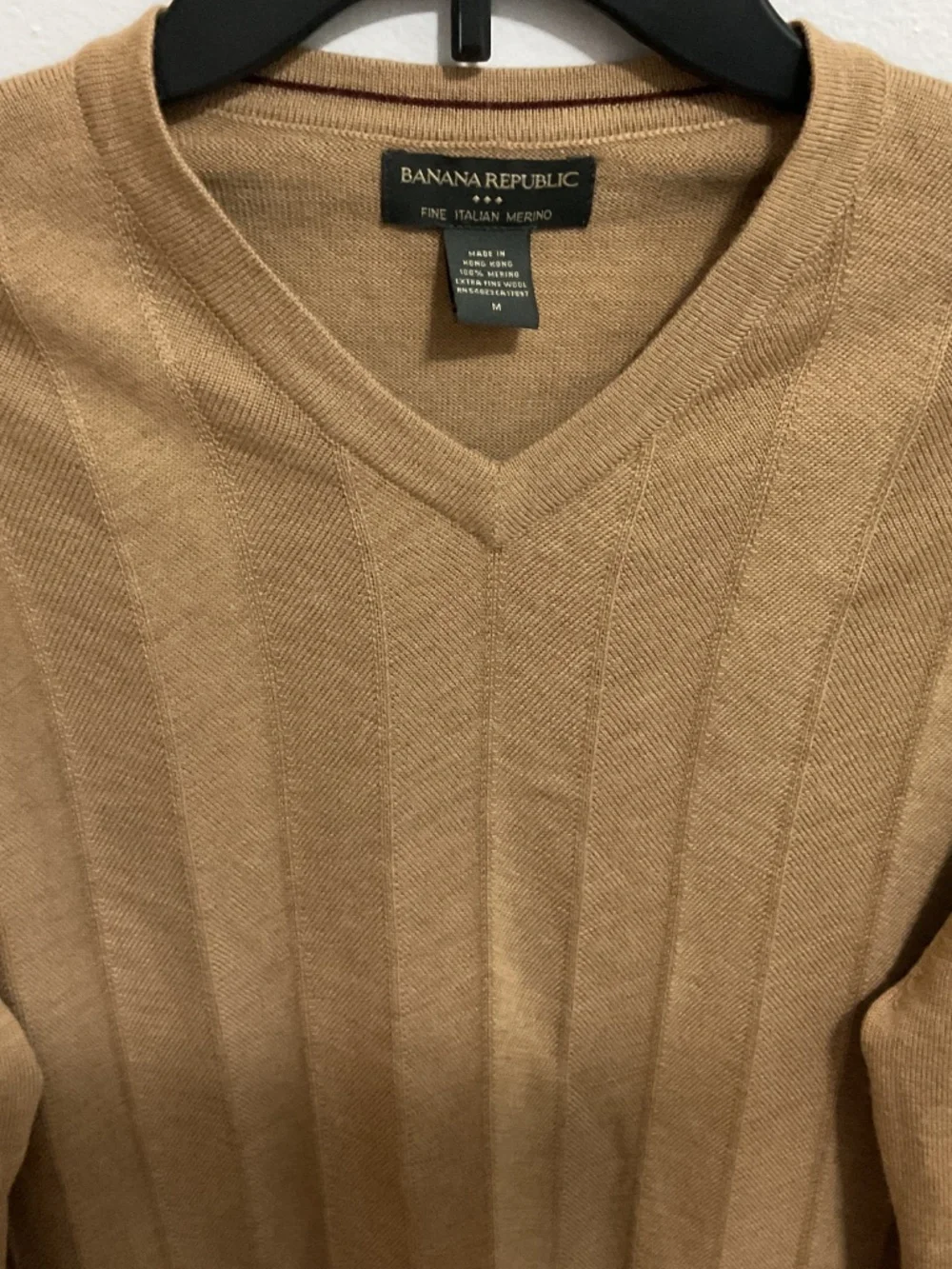 Men’s Banana Republic 100% Fine Italian Merino Wool V-neck Sweater, MED